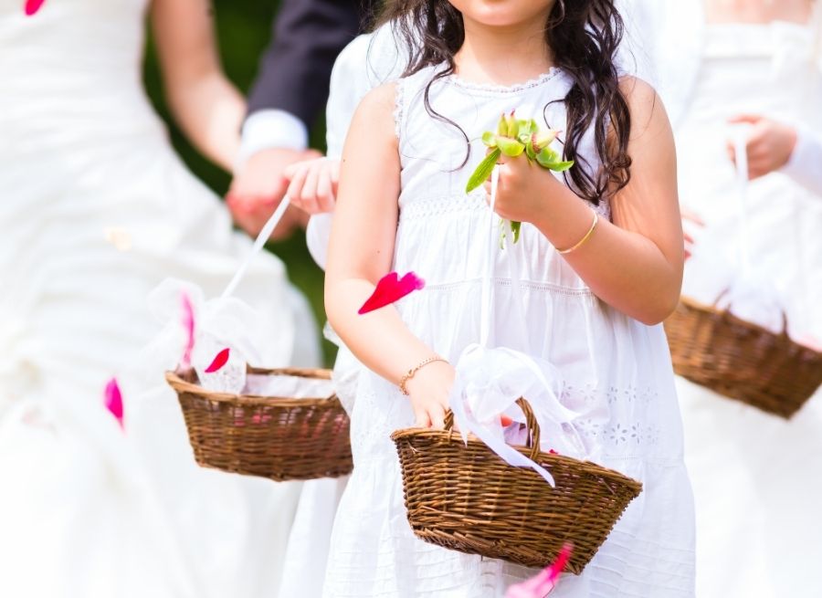 how to choose a flower girl basket