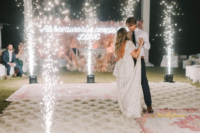 how to choose a wedding neon sign