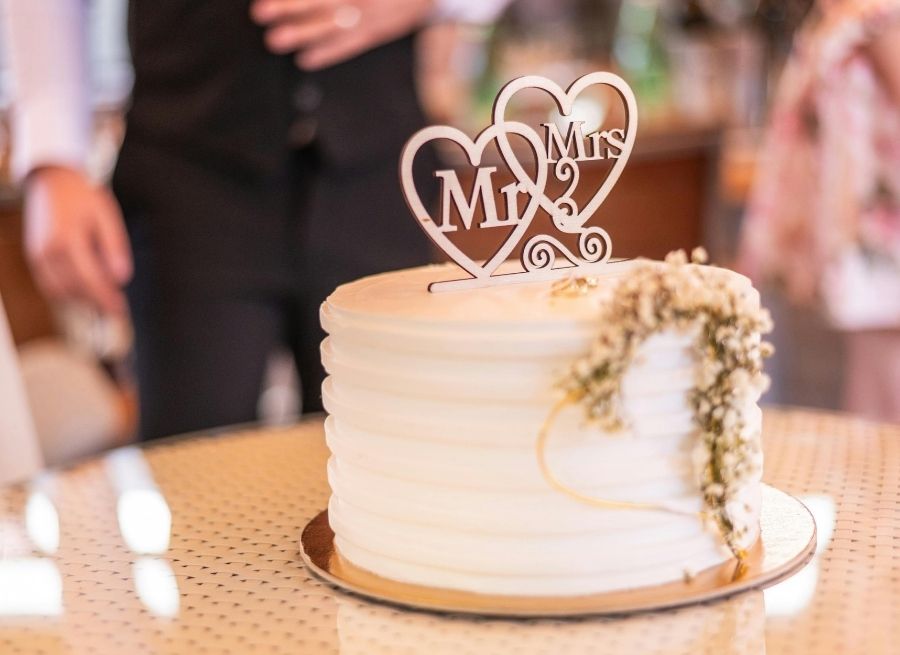 wedding cake topper materials compared